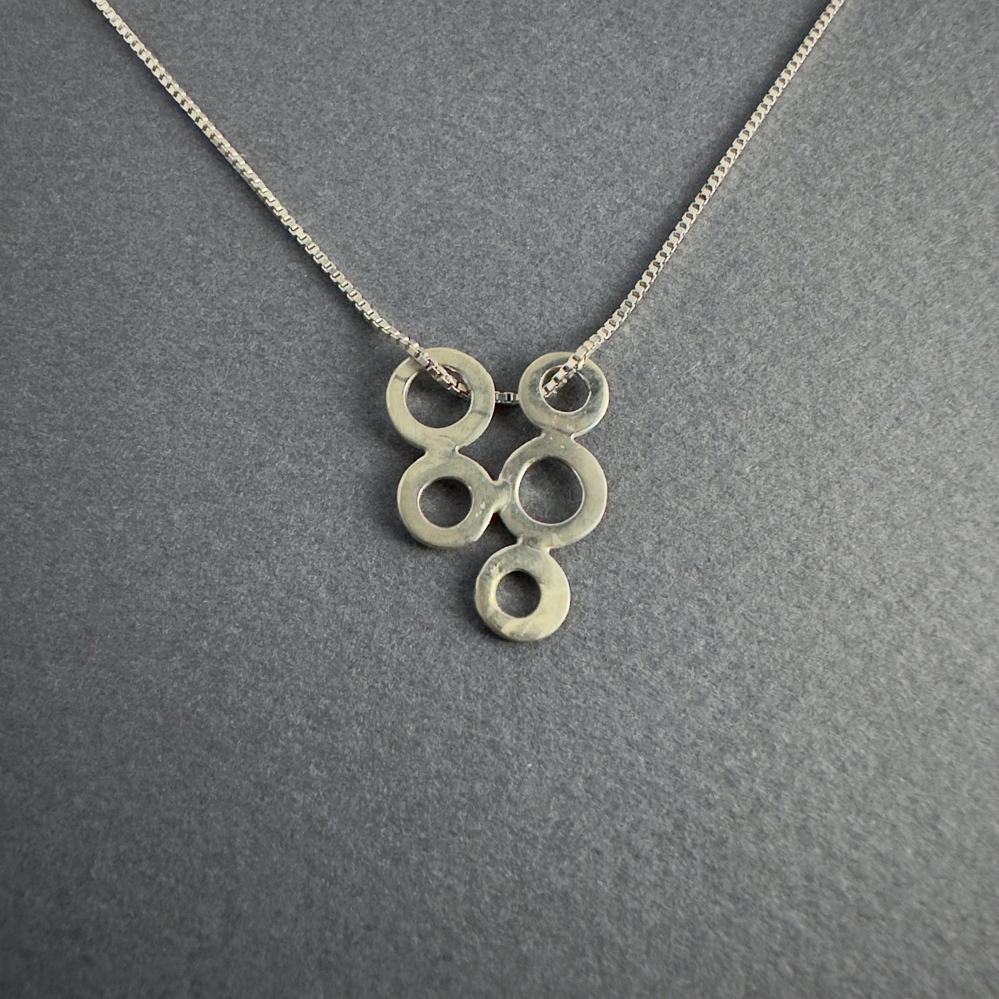 Bubbles hanger S #016